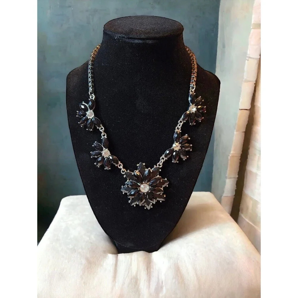 Fashion Chunky Statement Black Floral Pendant Silver Tone Chain Jewelry Necklace